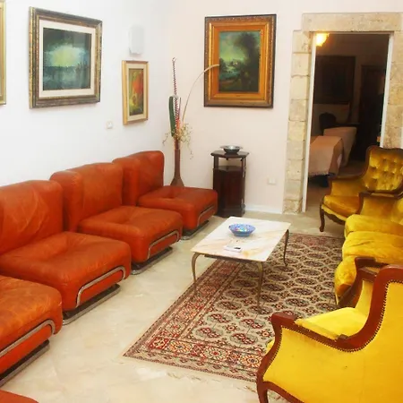 Montevergini B&B Centro Barocco Bed & Breakfast 3*