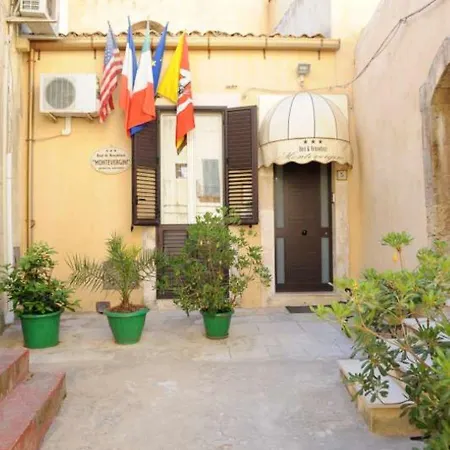 Montevergini B&B Centro Barocco 3*