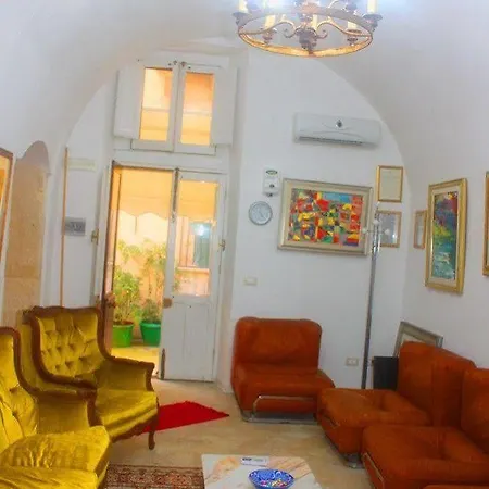 Montevergini B&B Centro Barocco 3*