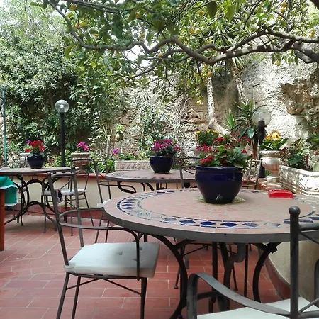 Montevergini B&B Centro Barocco
