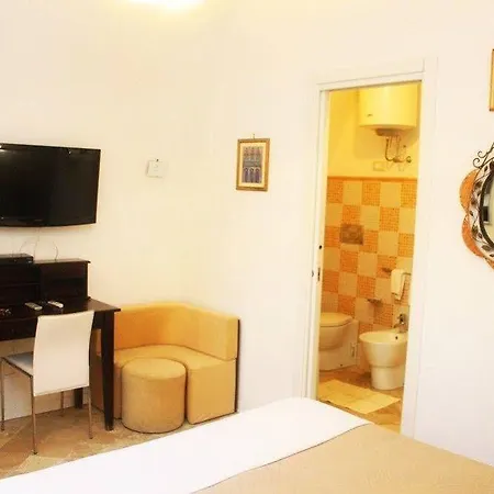 Montevergini B&B Centro Barocco Bed & Breakfast 3*